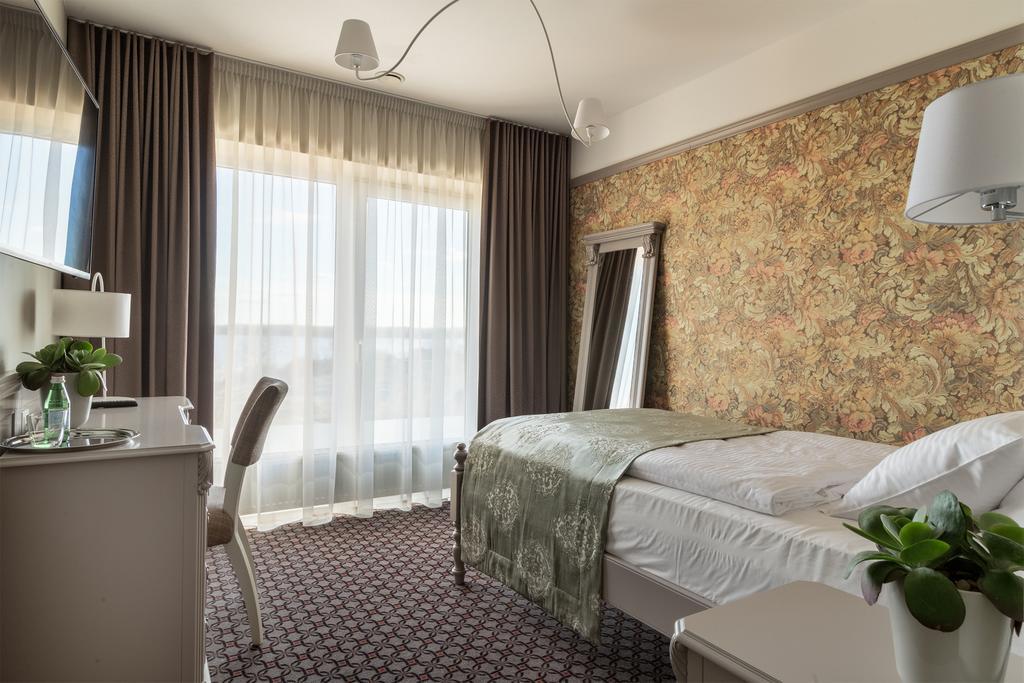 Telšiai Hotel Sinchronas מראה חיצוני תמונה