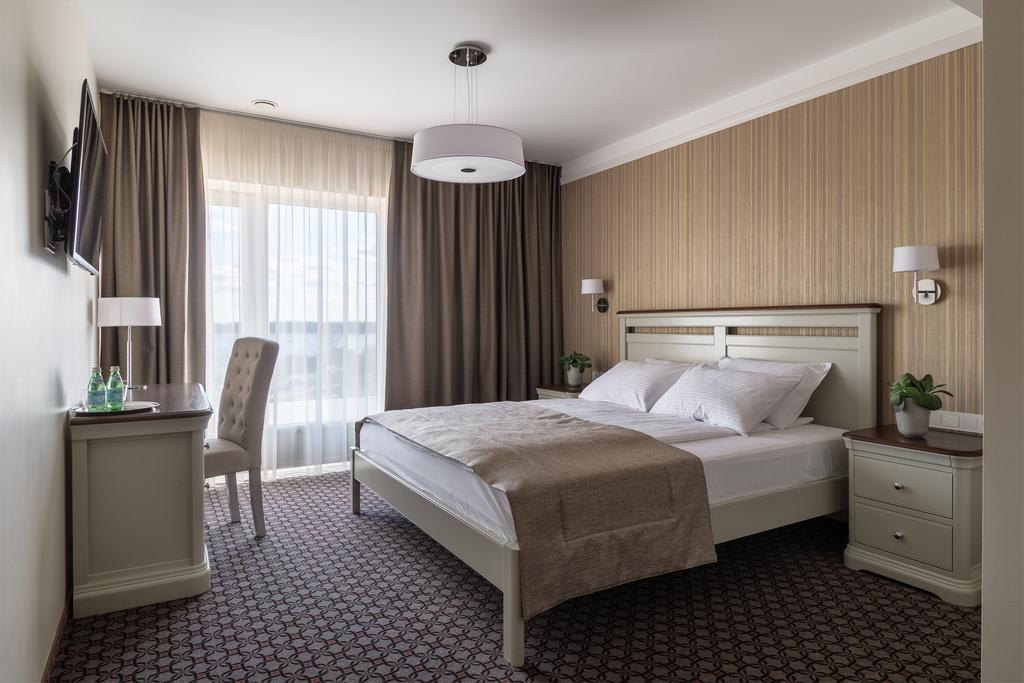 Telšiai Hotel Sinchronas מראה חיצוני תמונה