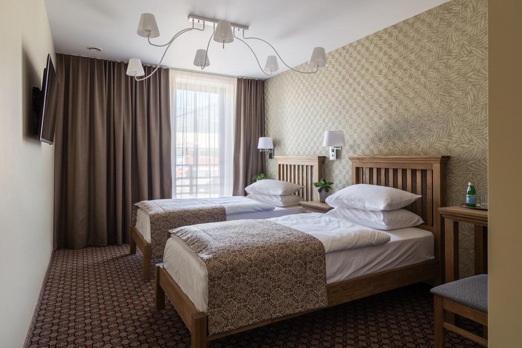 Telšiai Hotel Sinchronas מראה חיצוני תמונה