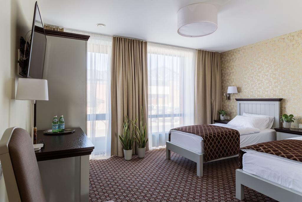 Telšiai Hotel Sinchronas מראה חיצוני תמונה