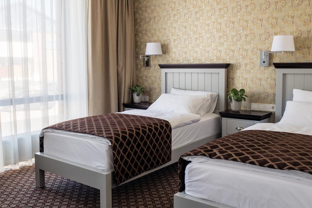 Telšiai Hotel Sinchronas מראה חיצוני תמונה