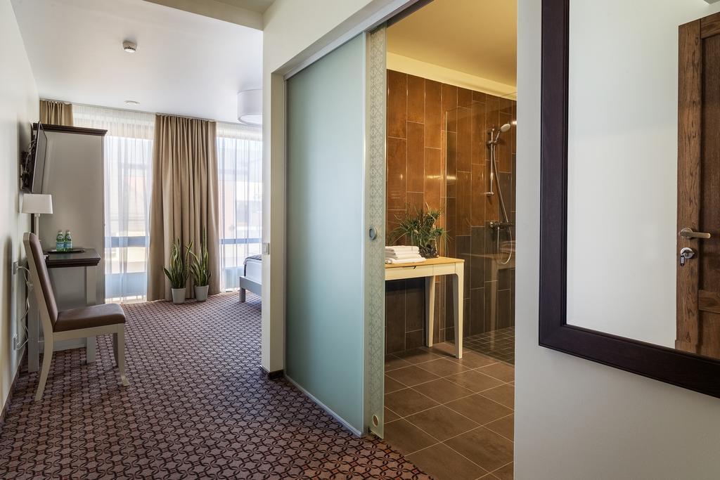 Telšiai Hotel Sinchronas מראה חיצוני תמונה